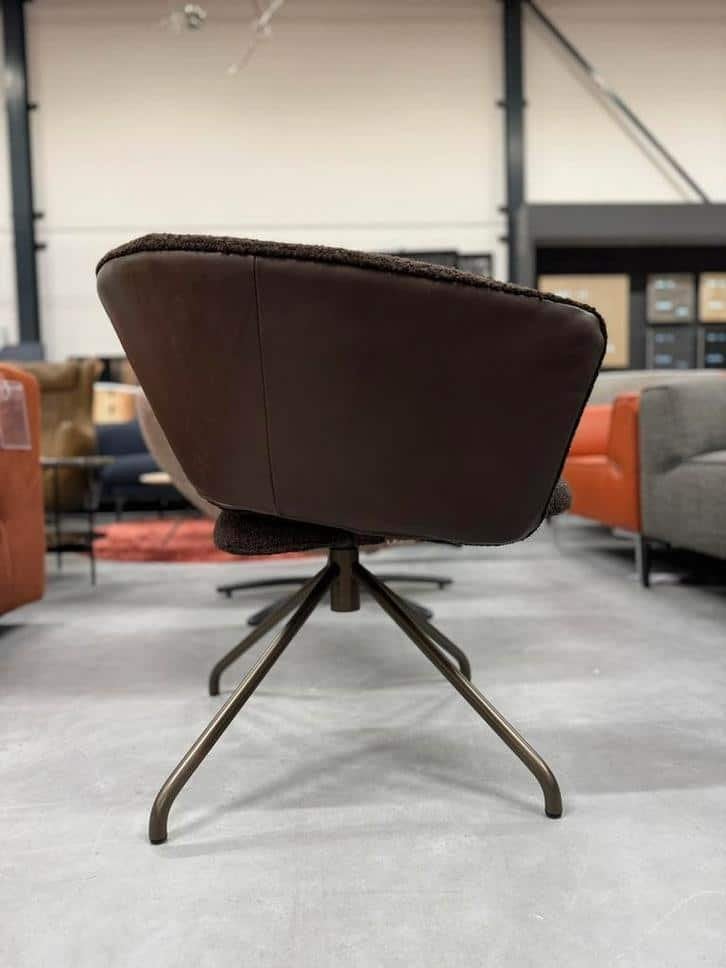 Nieuw Label van den Berg Lola draaifauteuil bruin Stoel, Minder dan 75 cm, Nieuw, Ophalen of Verzenden, Label