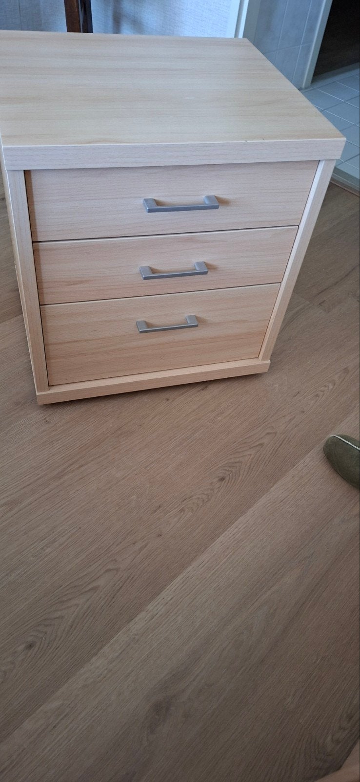 leuk nachtkastje  3 laden, Ophalen, 1 of 2 laden, 50 tot 100 cm, Minder dan 100 cm