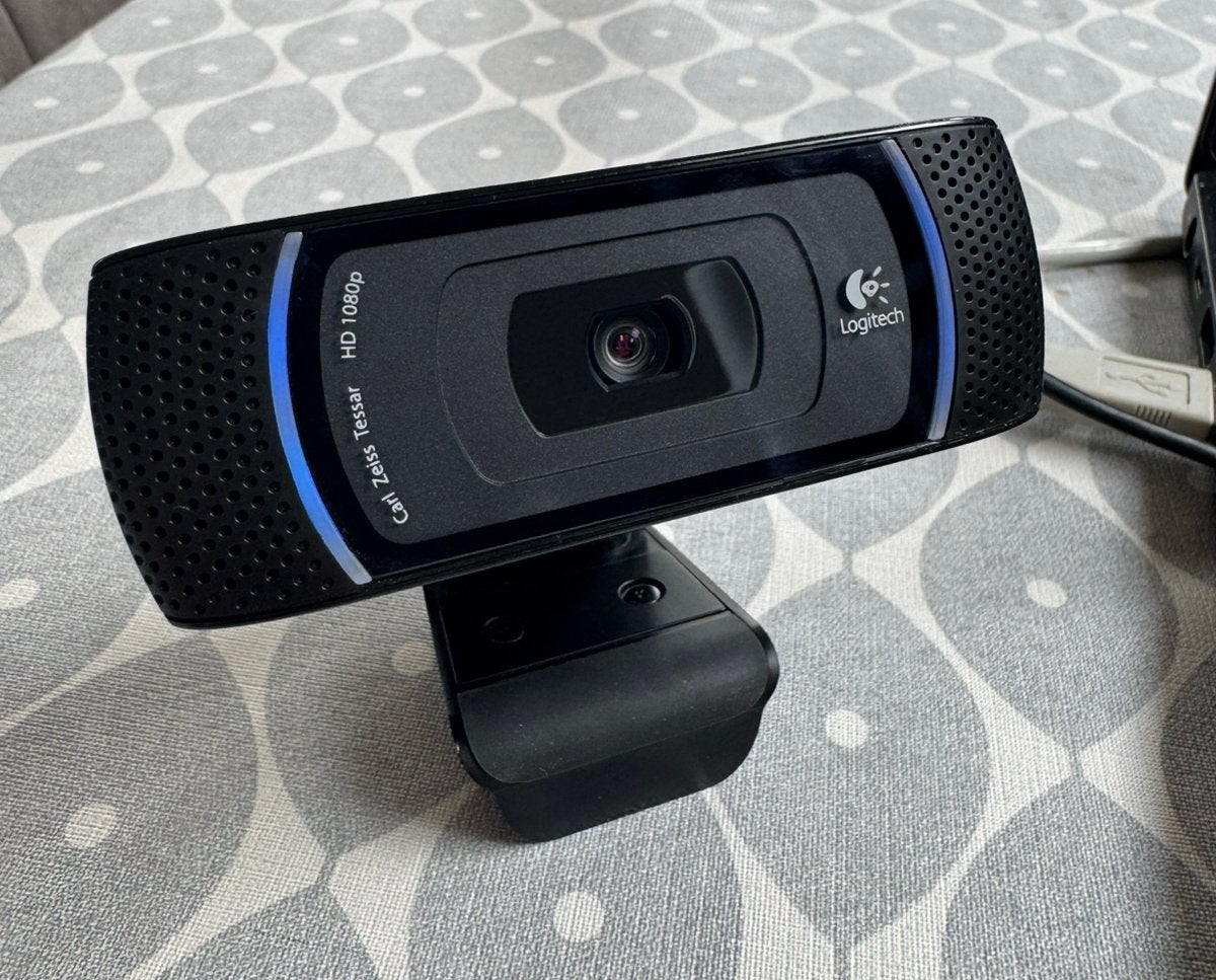 Logitech HD 1080p Webcam – Werkt Perfect, Ophalen of Verzenden, Zo goed als nieuw, Bedraad, Monitorclip