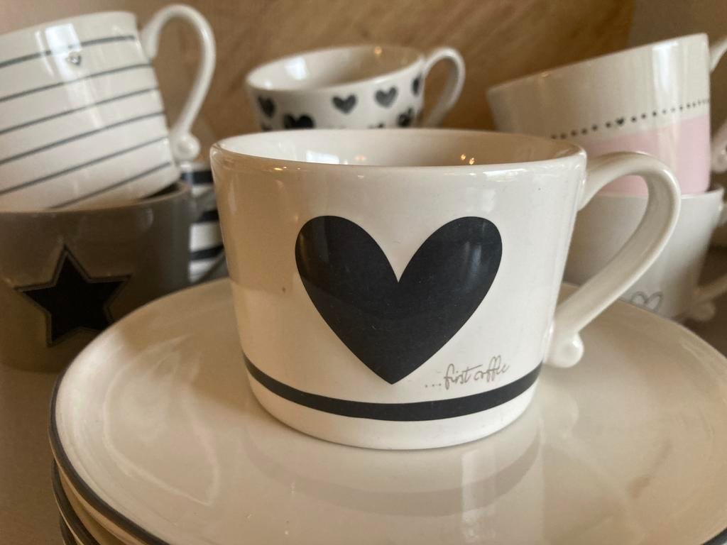 ZGAN Bastion Collections mok creme kleurig met hart, Huis en Inrichting, Keramiek, Ophalen of Verzenden, Zo goed als nieuw, Overige stijlen