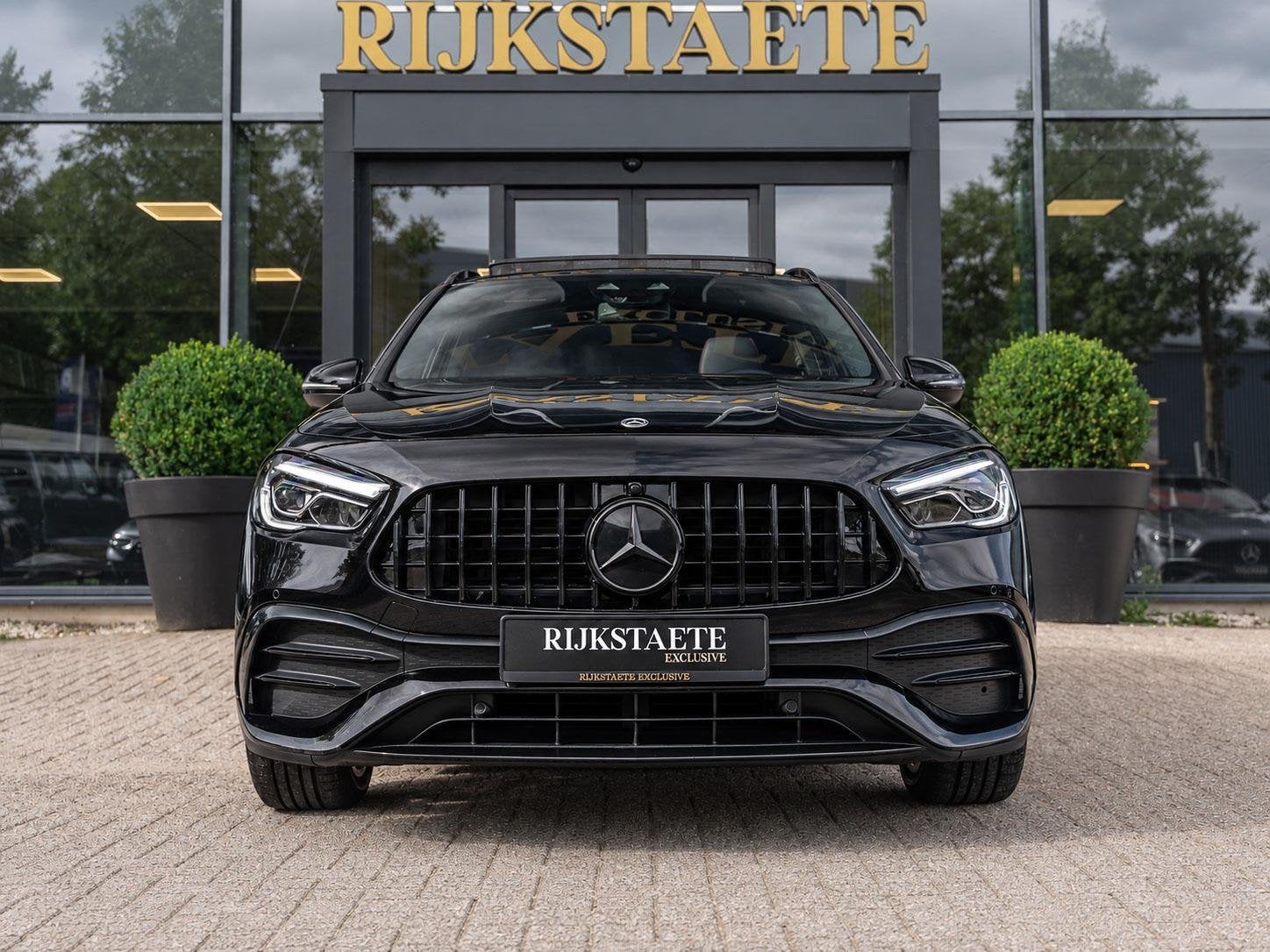 Mercedes GLA-klasse 250 4MATIC AMG Line|PANO|SFEER.|CAM|20'', Auto's, Dealer onderhouden, Gebruikt, 4 cilinders, Zwart