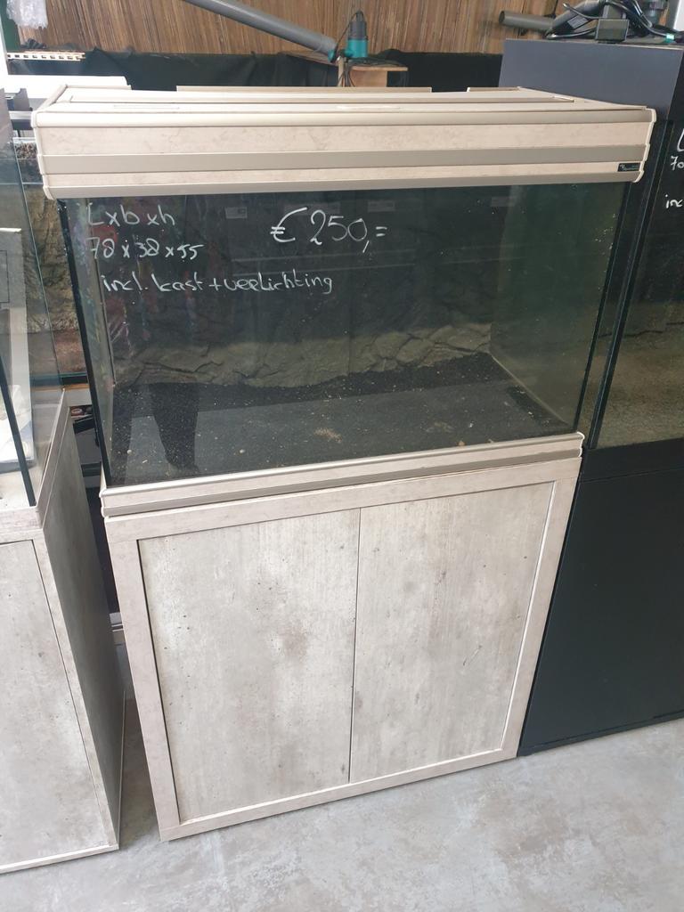 Vissenasiel aquarium 78x38x55 incl verlichting, Ophalen, Aquatlantis, Zo goed als nieuw, X