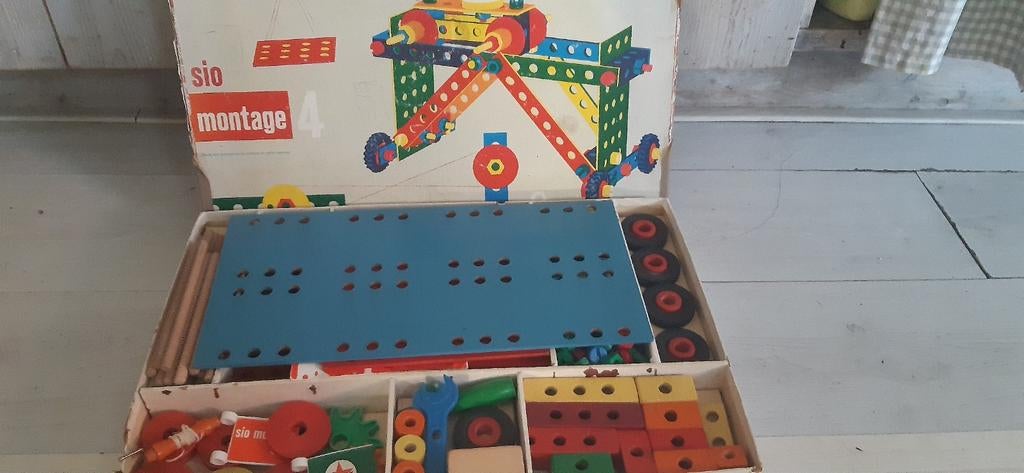 Grote doos Sio montage, bouwdoos nr 4 uit de jaren 70, Kinderen en Baby's, Speelgoed | Bouwstenen, Ophalen, Gebruikt, Overige merken
