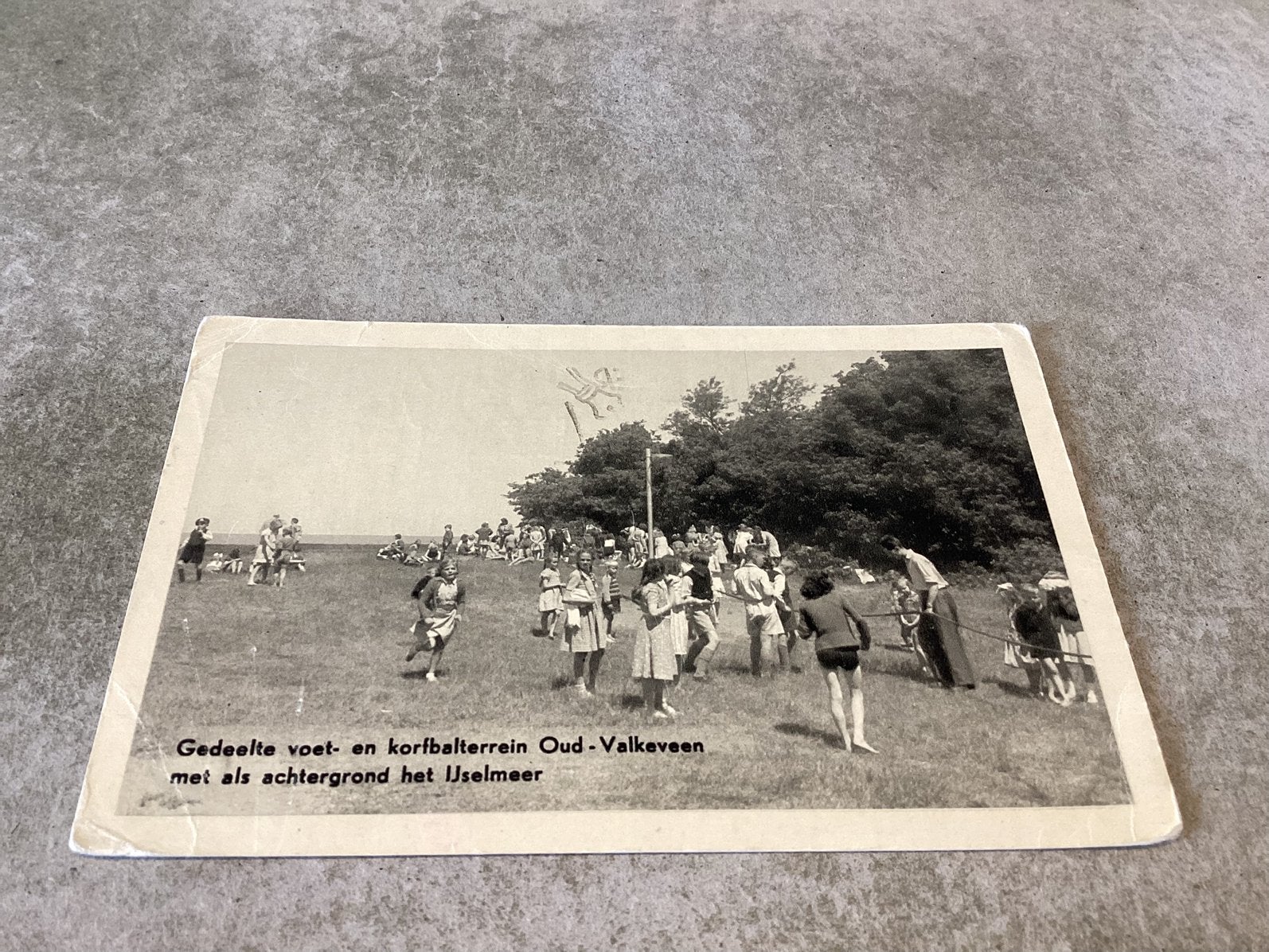 Naarden.    Oud - Valkeveen   Voet- en Korfbalterrein  1952, Ophalen of Verzenden, 1940 tot 1960, Noord-Holland