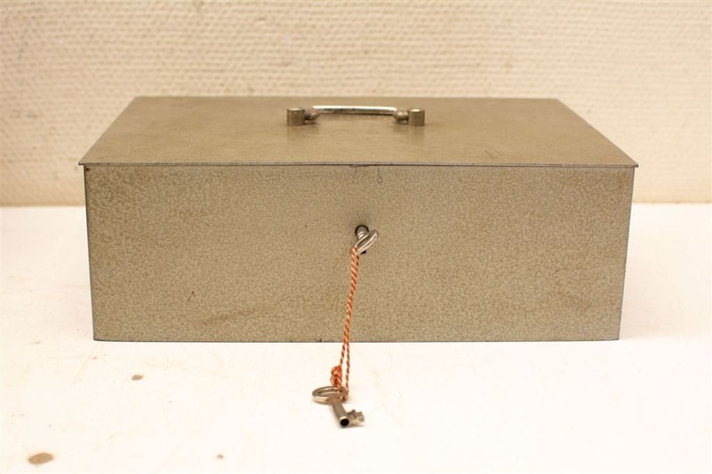 Safety lijstje/geldkistje 38843, Huis en Inrichting, Woonaccessoires | Kisten, Ophalen of Verzenden, Gebruikt, Metaal, Minder dan 50 cm