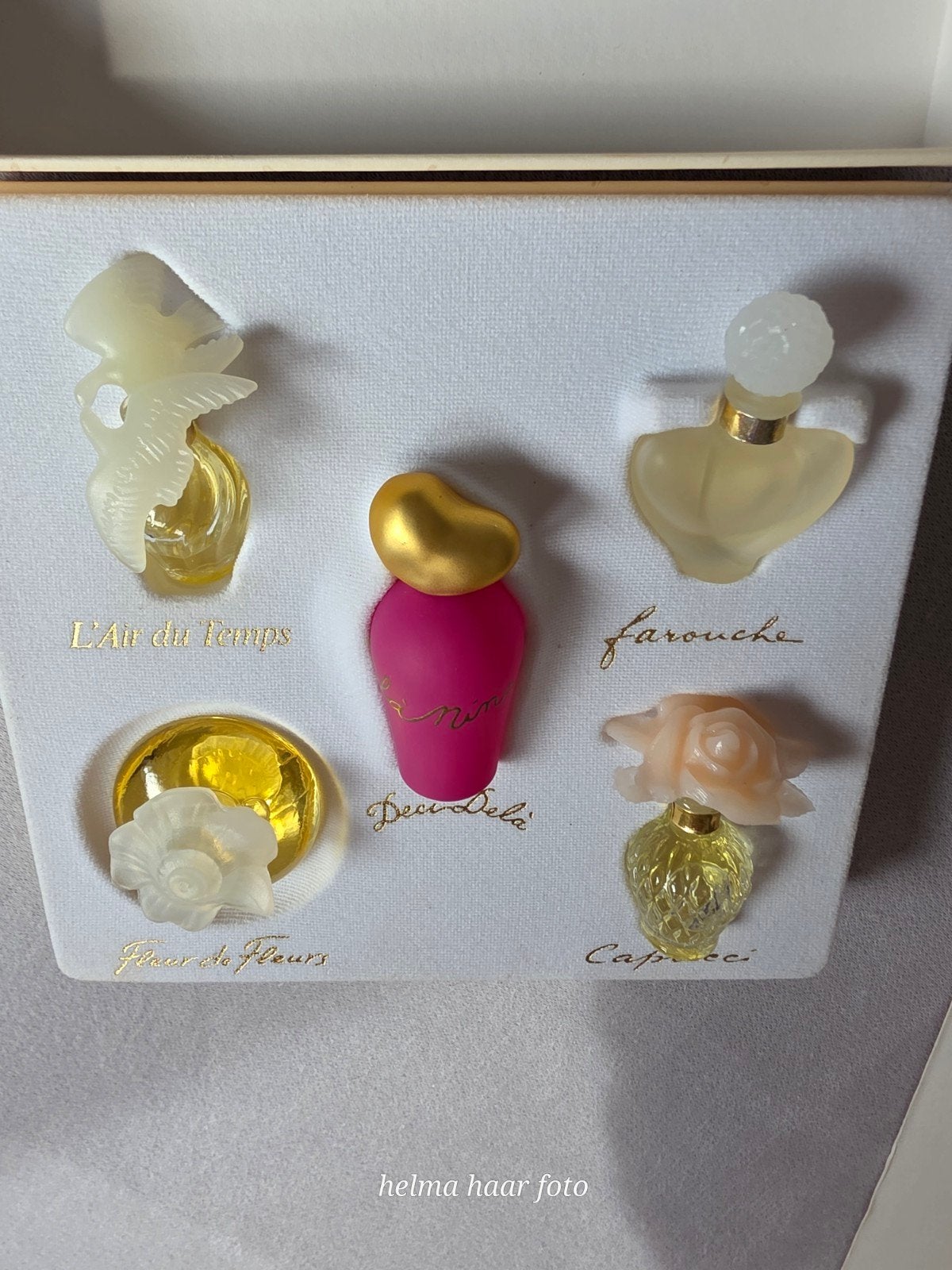 Nina Ricci miniaturen parfum set met inhoud, Ophalen of Verzenden, Zo goed als nieuw