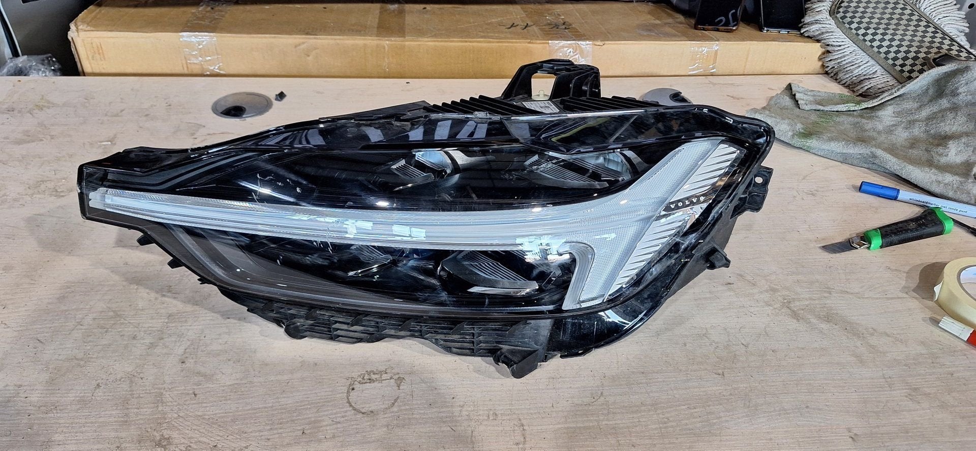 VOLVO XC60 2 VOL LED KOPLAMPEN, Gebruikt, -, -, Ophalen of Verzenden