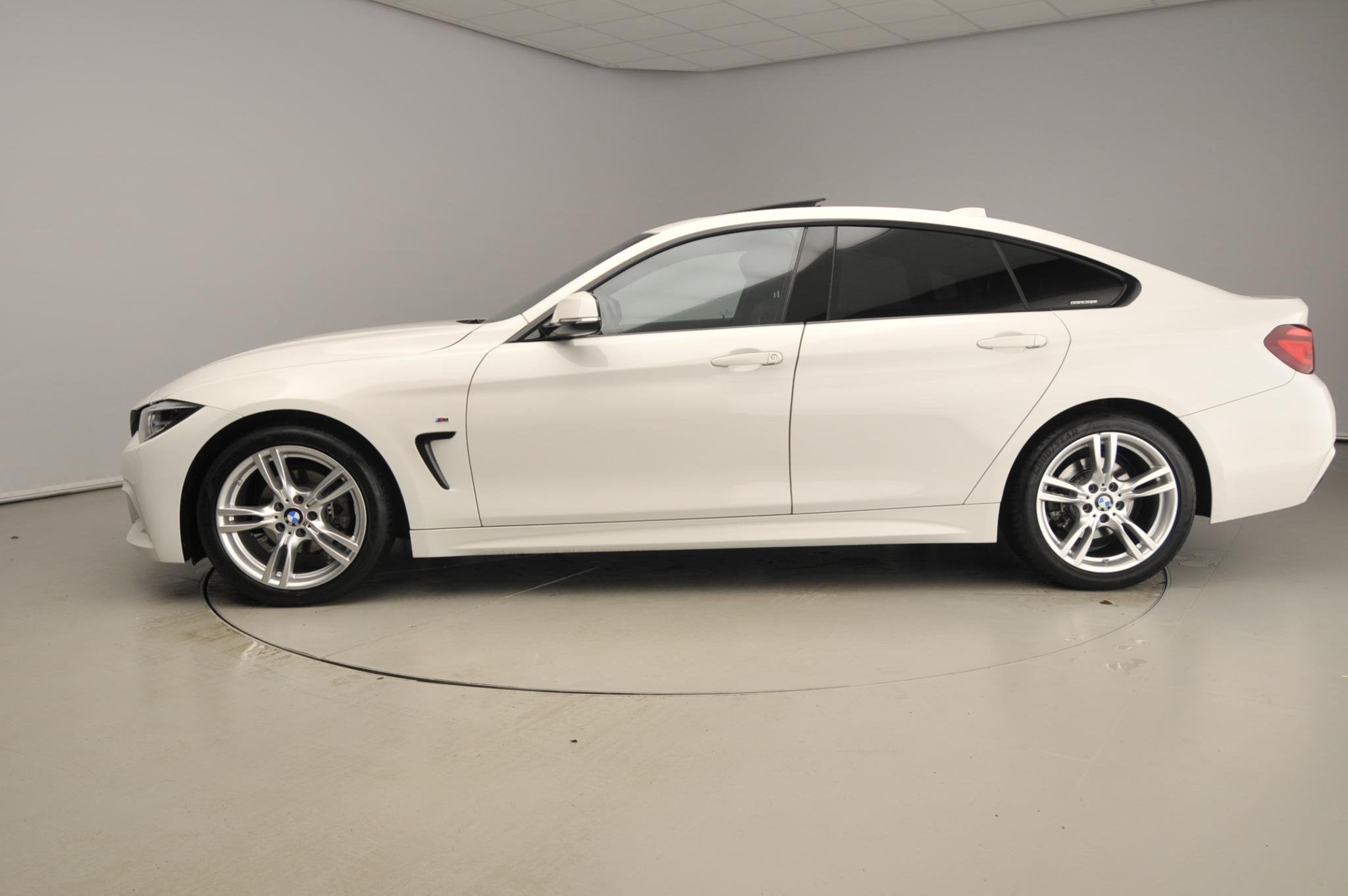 BMW 4 Serie Gran Coupe 418i | M-Sportpakket | LED | Leder |, Auto's, Automaat, 12 maanden, Gebruikt, Wit