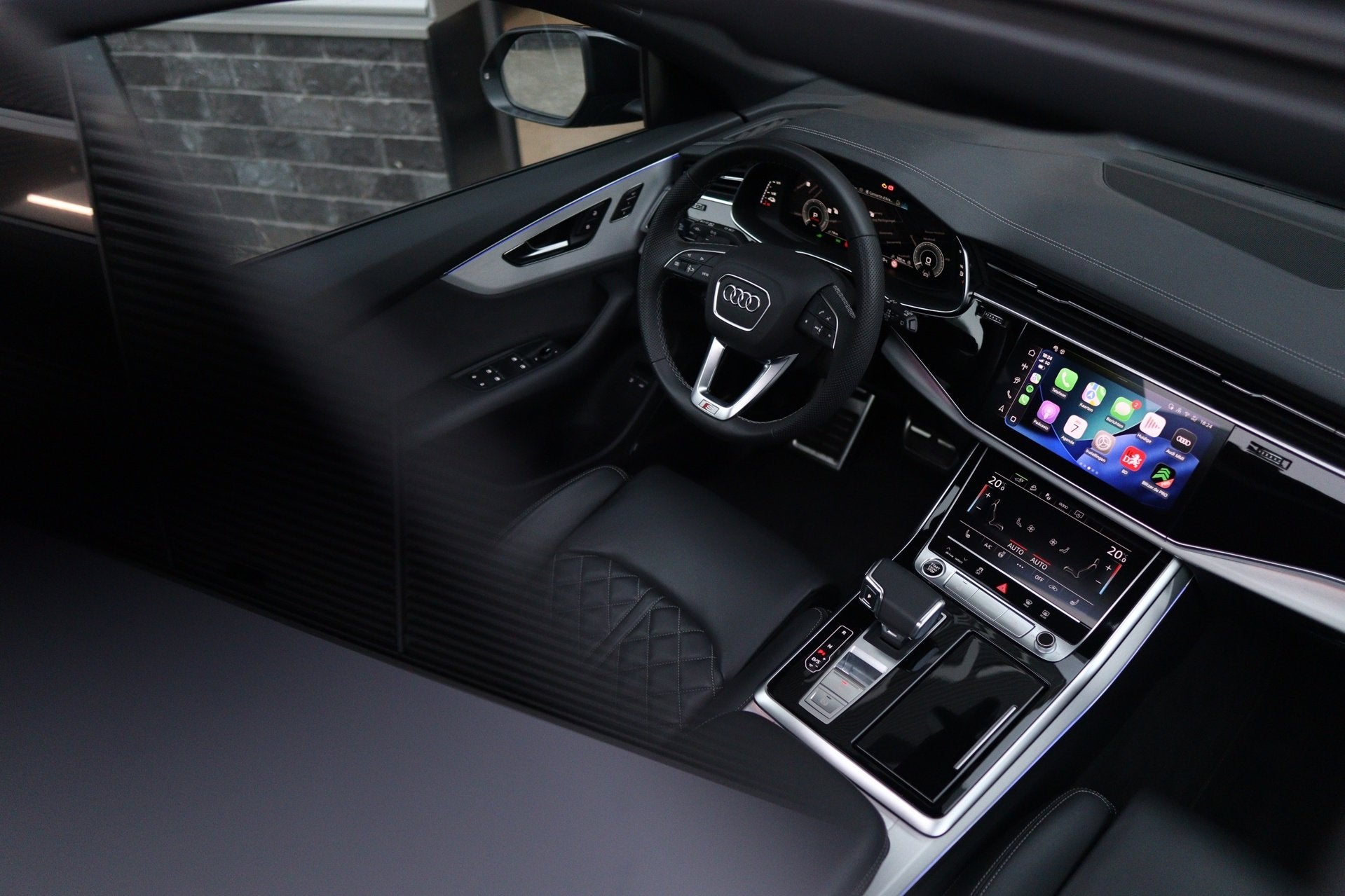 Audi Q8 55 TFSI e quattro| S Line| pano| RS Seats| B&O| Memo, Automaat, Dealer onderhouden, Gebruikt, Met garantie (alle)