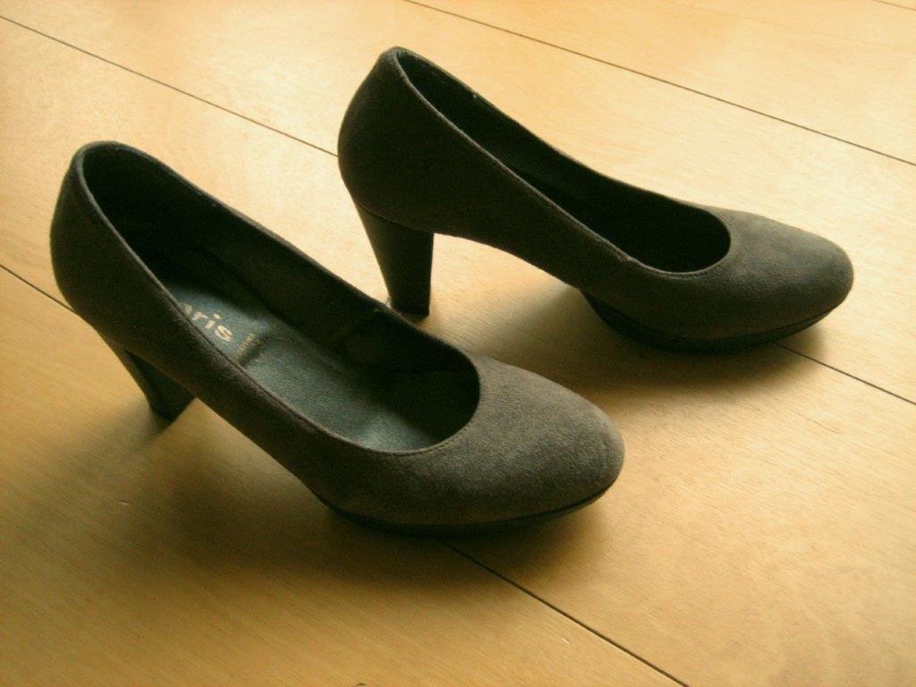 Nieuw! Elegante donkerbeige suede pumps TAMARIS 39 snazzeys, Tamaris, Pumps, Verzenden, Beige