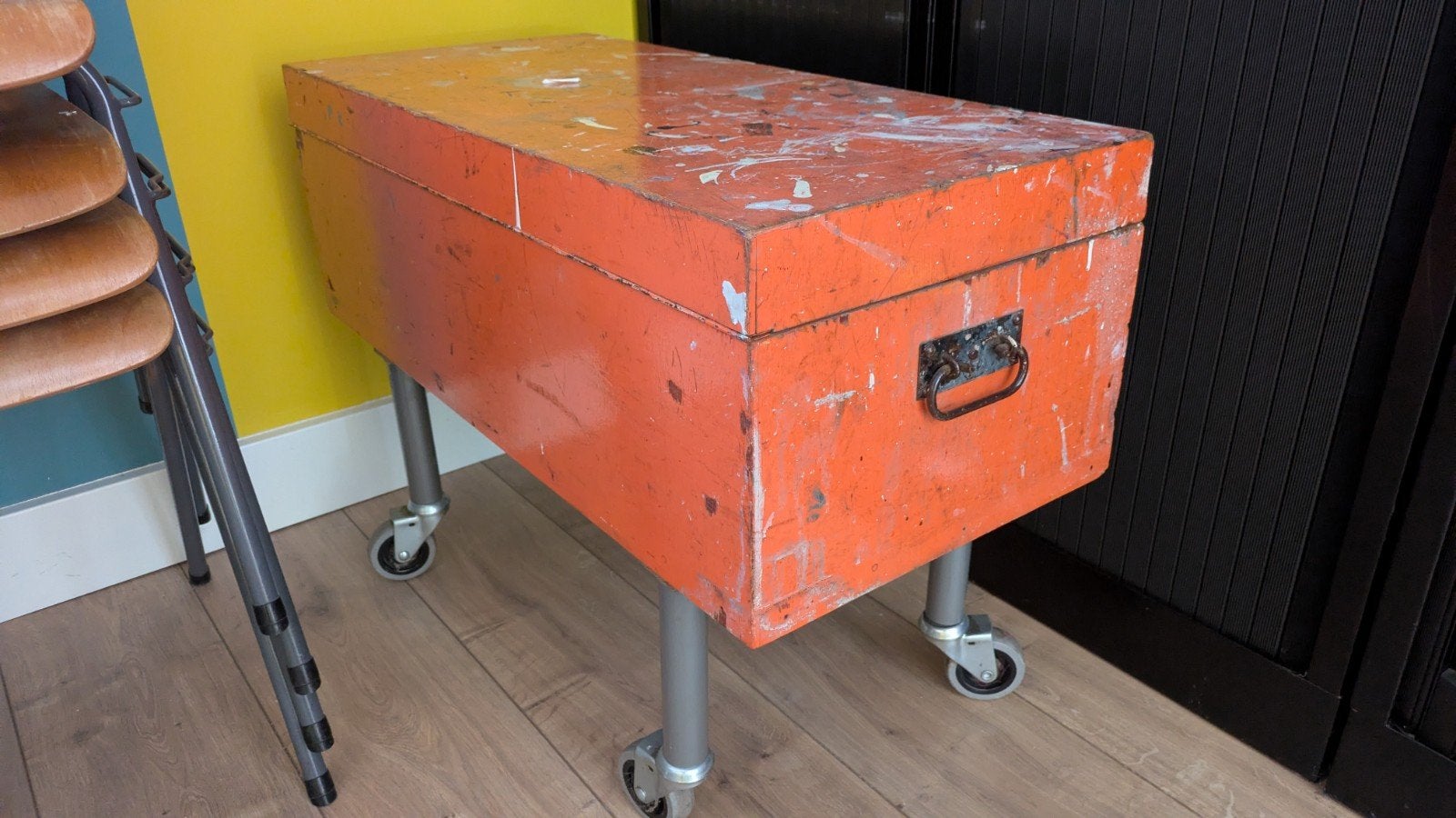 Vintage Timmermanskist op Wielen - Oranje, Ophalen, Gebruikt