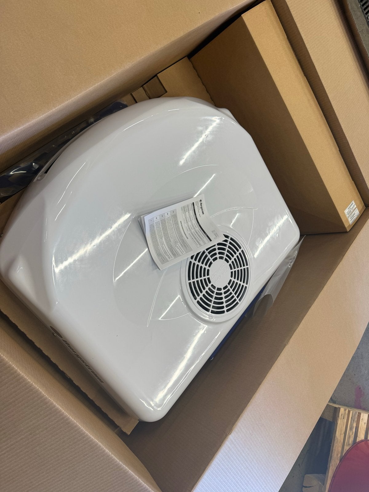 Nieuwe Dirna Bergstrom Compact 1.4 24V STD SC Basec dak airc, Ophalen, Nieuw, Overige merken