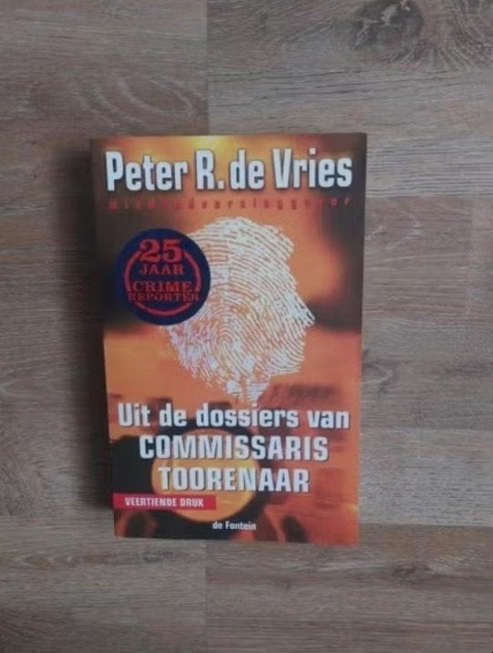 Uit de dossiers van commissaris Toorenaar, Peter R. de Vries, Overige, Peter R. de Vries, Ophalen of Verzenden, Zo goed als nieuw