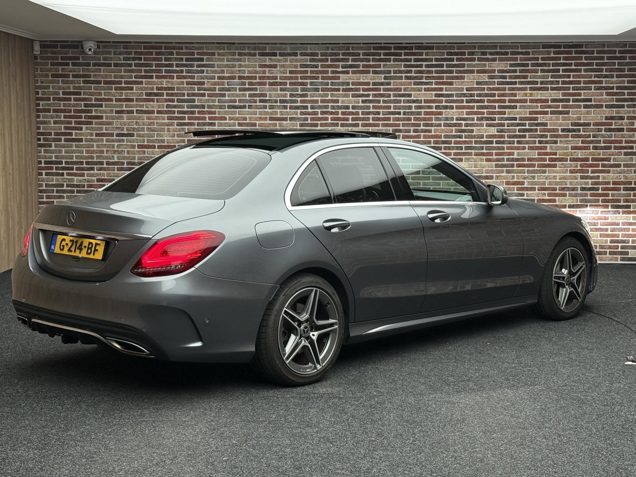 Mercedes-Benz C-klasse 180 AMG | Pano |, Leder en Stof, Sedan, Automatische klimaatregeling, 16 km/l