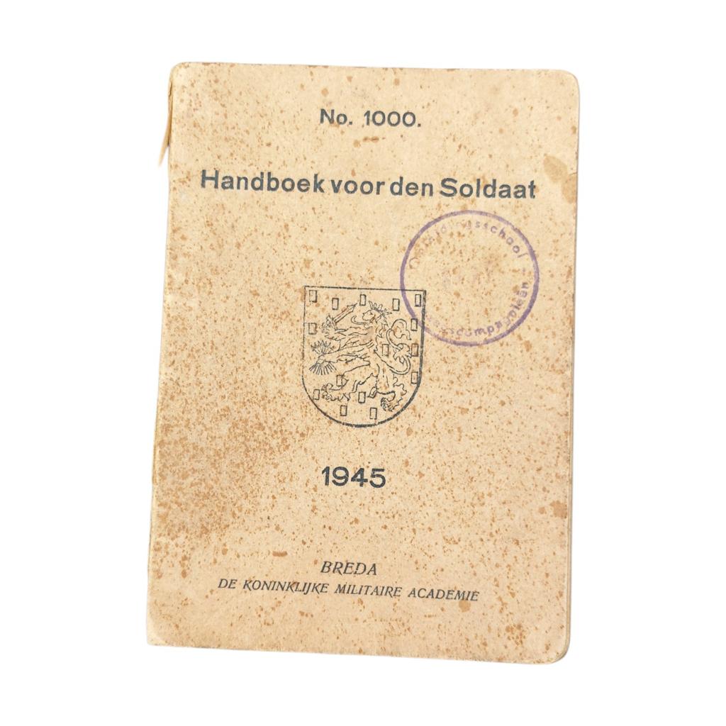 Nederlands Handboek Soldaat 1945, Ophalen of Verzenden, Landmacht, Nederland, Boek of Tijdschrift