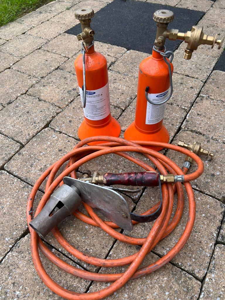 Gasfles oranje 2x met varkenshaarbrander, Ophalen of Verzenden, Zo goed als nieuw, 250 ampère of meer, Overige typen