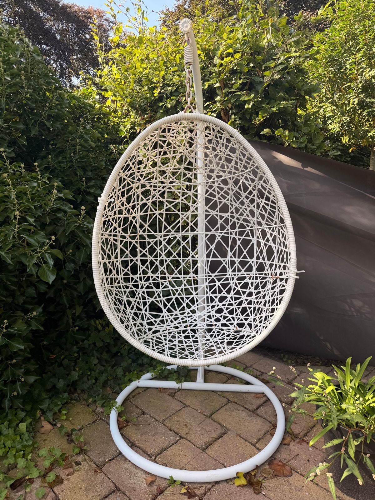 Witte hangstoel met standaard - Gebruikt met roest, Ophalen, Gebruikt, Metaal