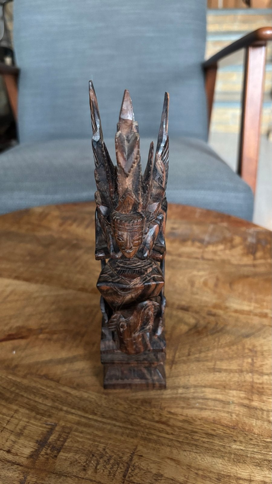 Houten beeldje Vishnu op Garuda uit Indonesië, Antiek en Kunst, Hout, Bruin, Ophalen of Verzenden, Indonesië