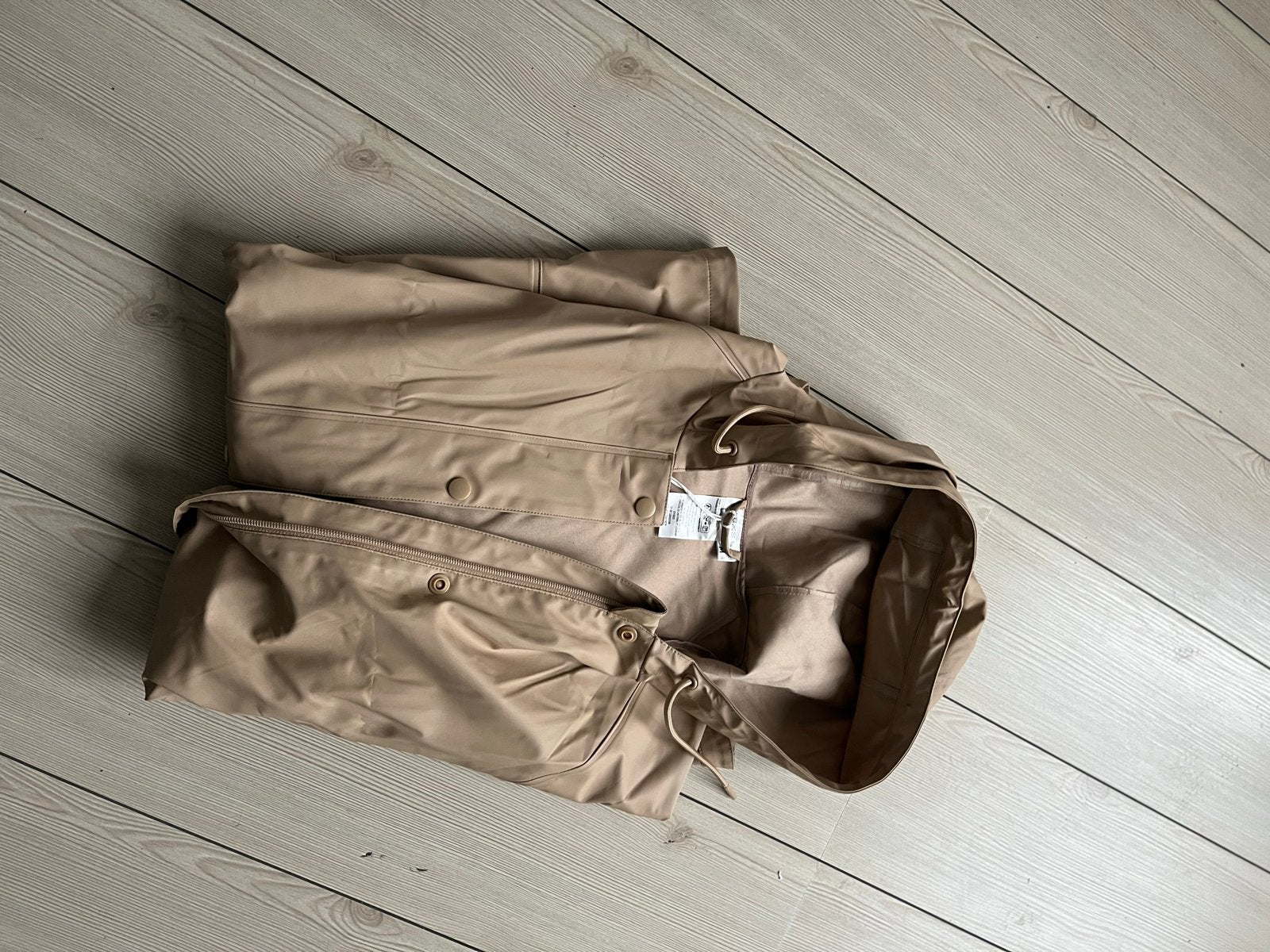 Beige regenjas maat M  l 38 40 nieuw met label regen dames, Ophalen of Verzenden, Nieuw, Maat 38/40 (M), Beige