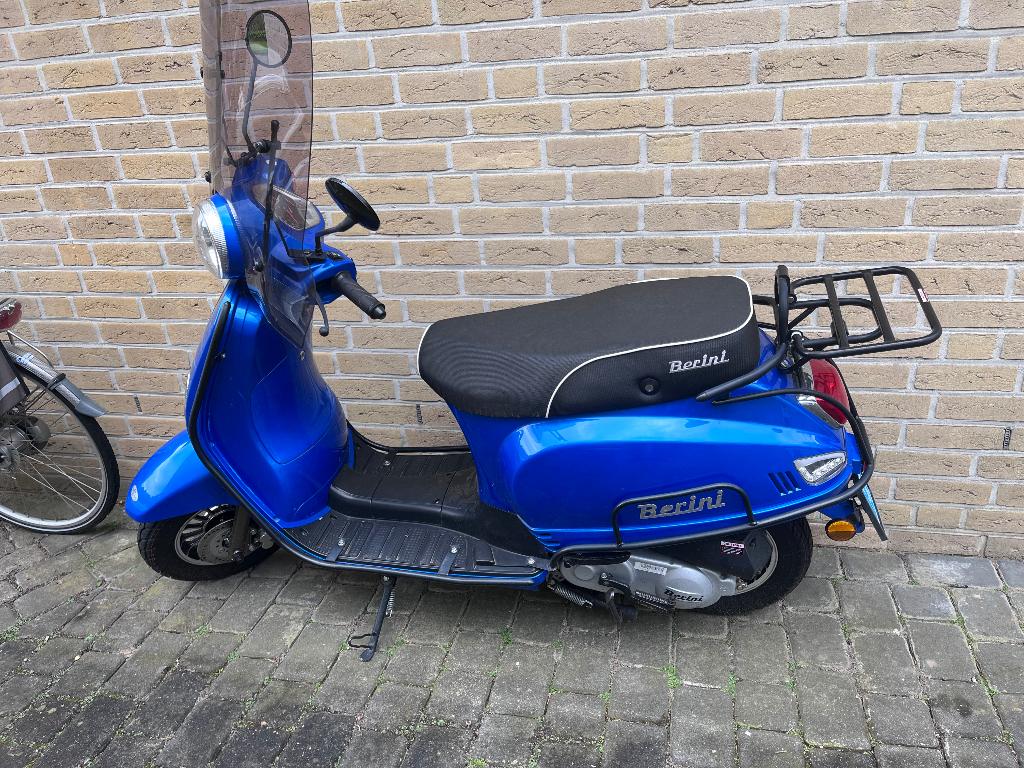 Scooter, Fietsen en Brommers, Snorfietsen en Snorscooters, Ophalen, Nieuw, Benzine, Vespa