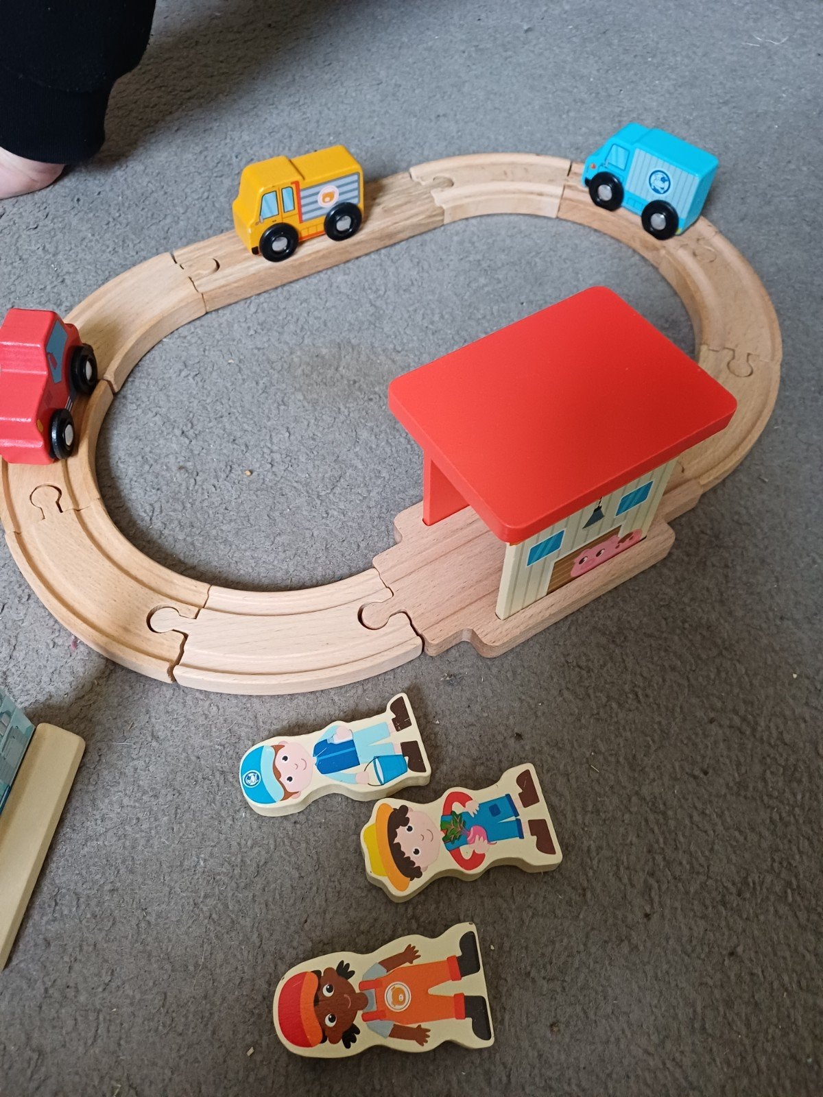 Houten Treinbaan met Voertuigen, Station en Melkboerderij, Kinderen en Baby's, Speelgoed | Houten speelgoed, Ophalen of Verzenden