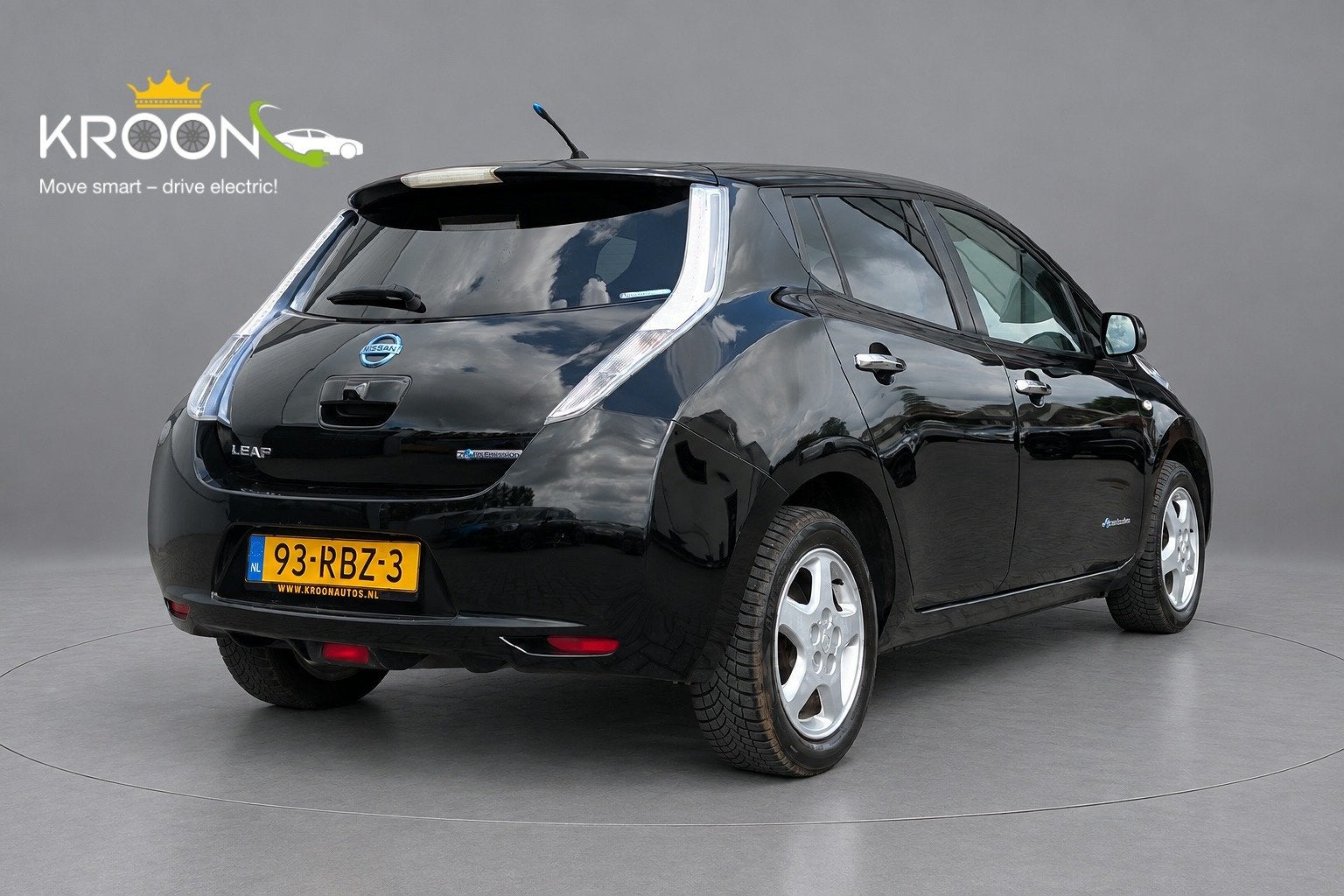 Nissan Leaf Base 24kWh Zie omschrijving (bj 2011, automaat), Auto's, Dealer onderhouden, Gebruikt, Zwart, Origineel Nederlands