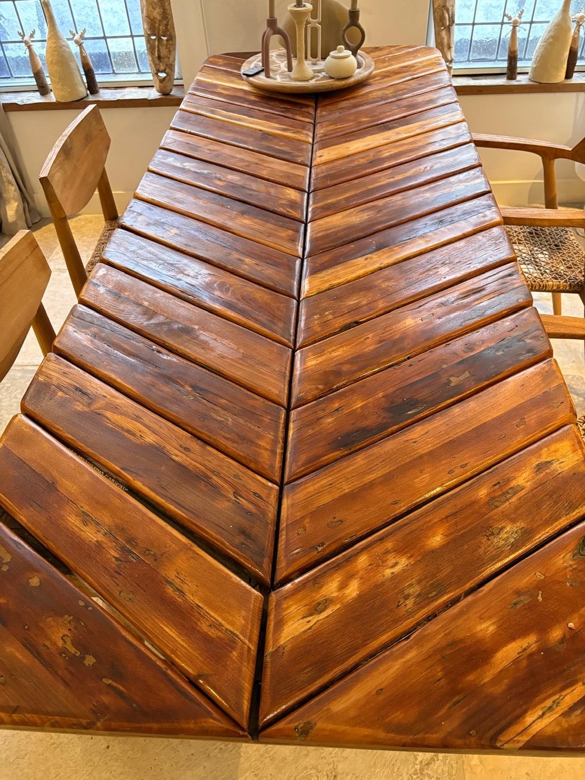 Unieke houten eettafel met visgraatpatroon, Gebruikt, 200 cm of meer, Vijf personen of meer, Rechthoekig
