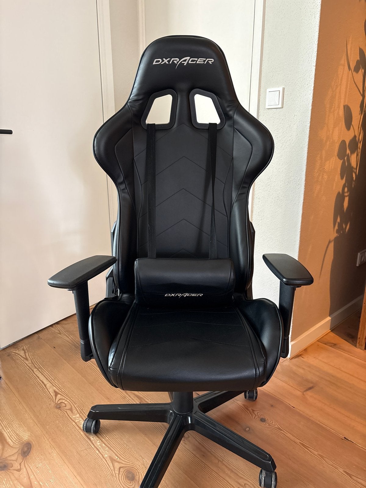 DXRacer Gaming Stoel - Zeer goede staat, Ophalen, Zwart, Zo goed als nieuw, Gaming bureaustoel