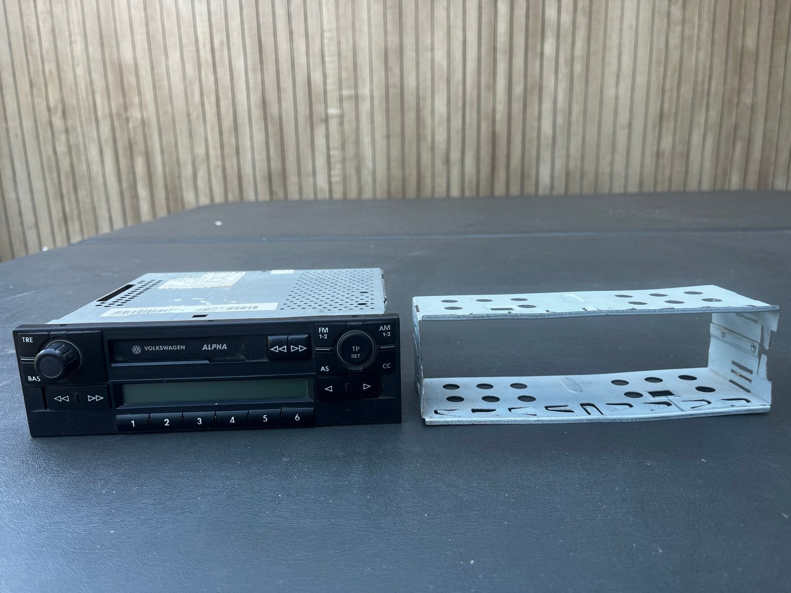 Volkswagen Alpha autoradio met frame - Blaupunkt, Auto diversen, Ophalen of Verzenden, Gebruikt