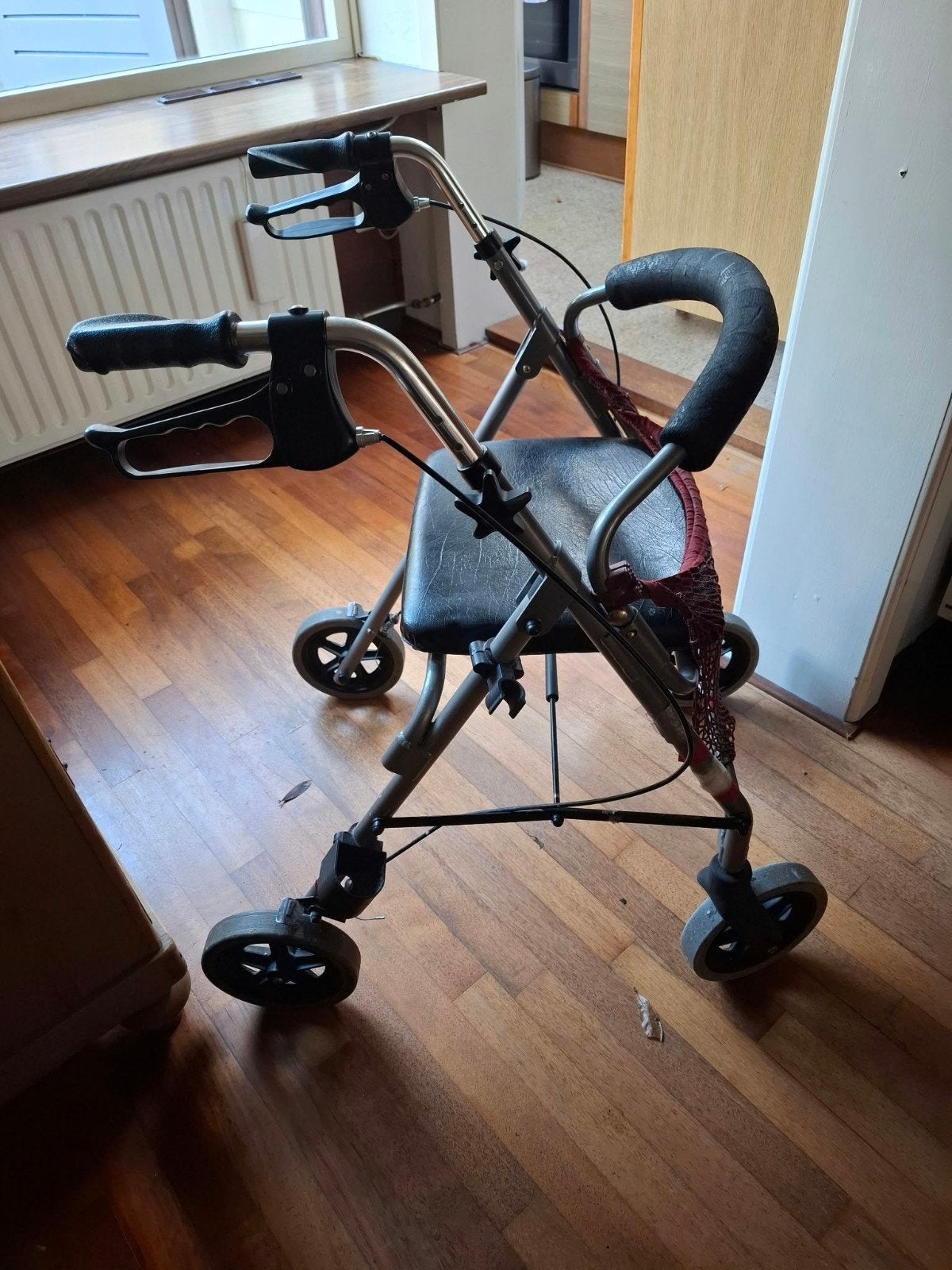 gebruikte rollator met steun, Ophalen, Gebruikt