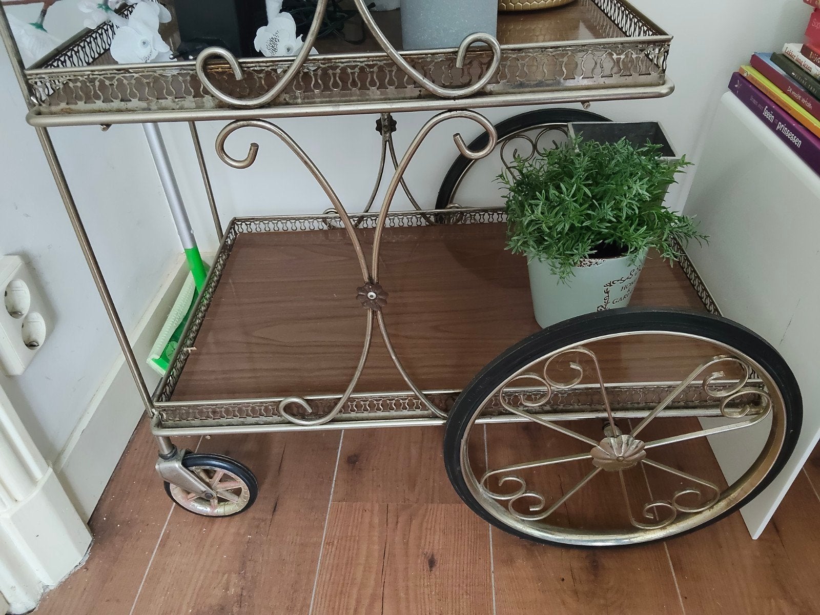 Vintage bar serveer trolley, Huis en Inrichting, Barren, Ophalen, Zo goed als nieuw