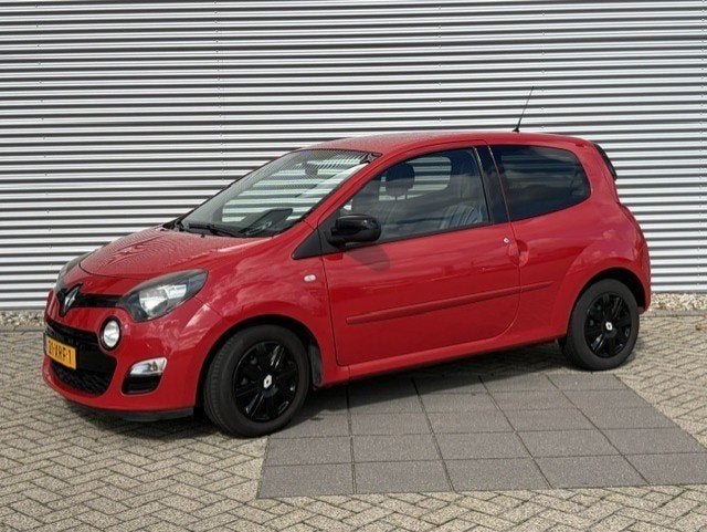 Renault Twingo 75 pk Collection Rouge Sport New Distributie, Auto's, Voorwielaandrijving, 839 kg, 4 cilinders, 4 stoelen