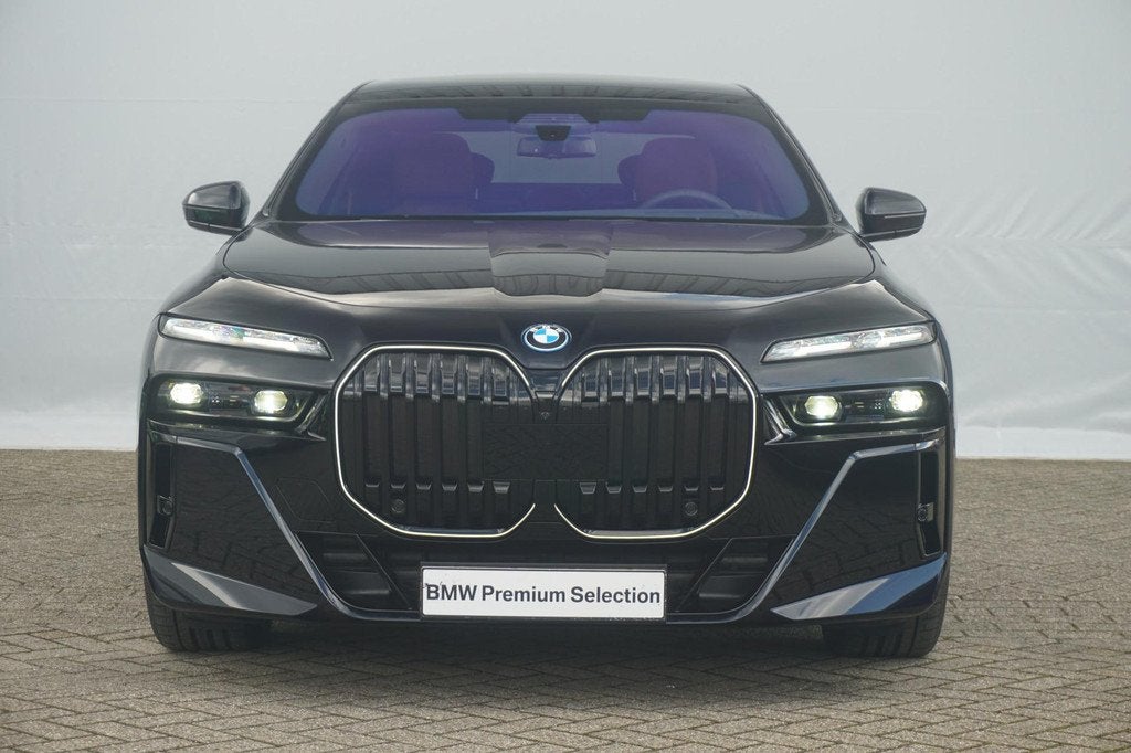 BMW i7 xDrive60 M Sport Individual Interieur / Skylounge / A, Auto's, BMW, Automaat, Stof, Gebruikt, Zwart