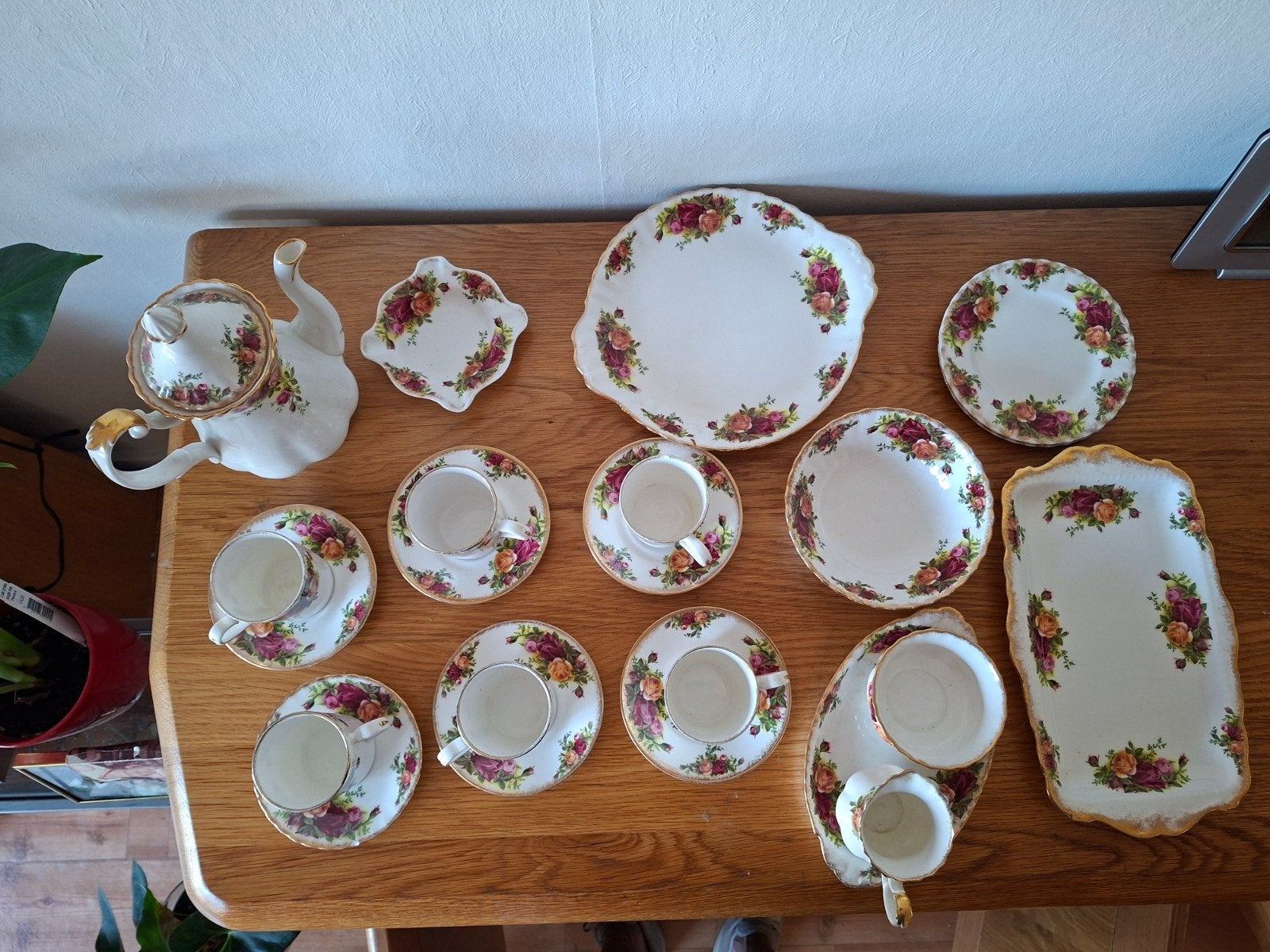 Royal Albert servies, Ophalen