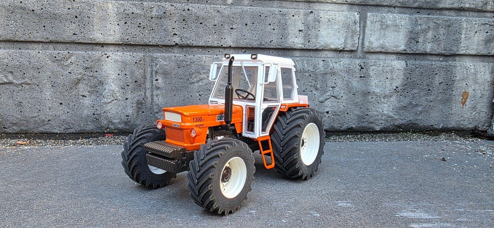 Verbouwde Fiat 1300 DT 1:32, Ophalen of Verzenden, Nieuw, Tractor of Landbouw, Overige merken
