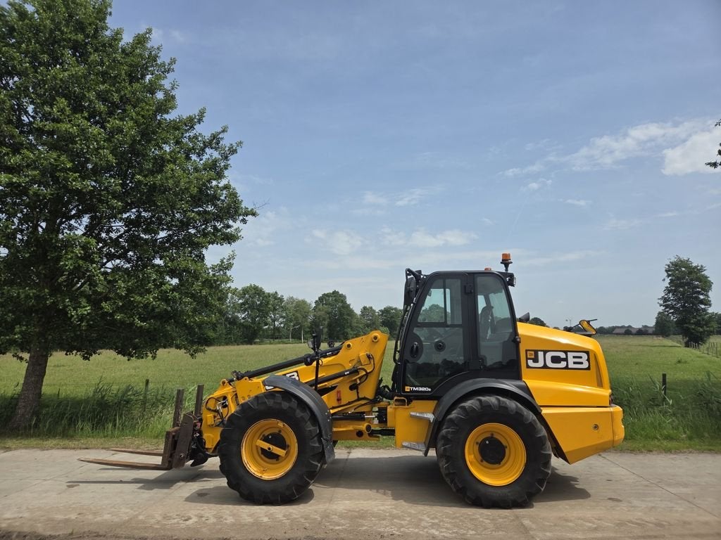JCB TM320S T4F telescooplader, Verreiker