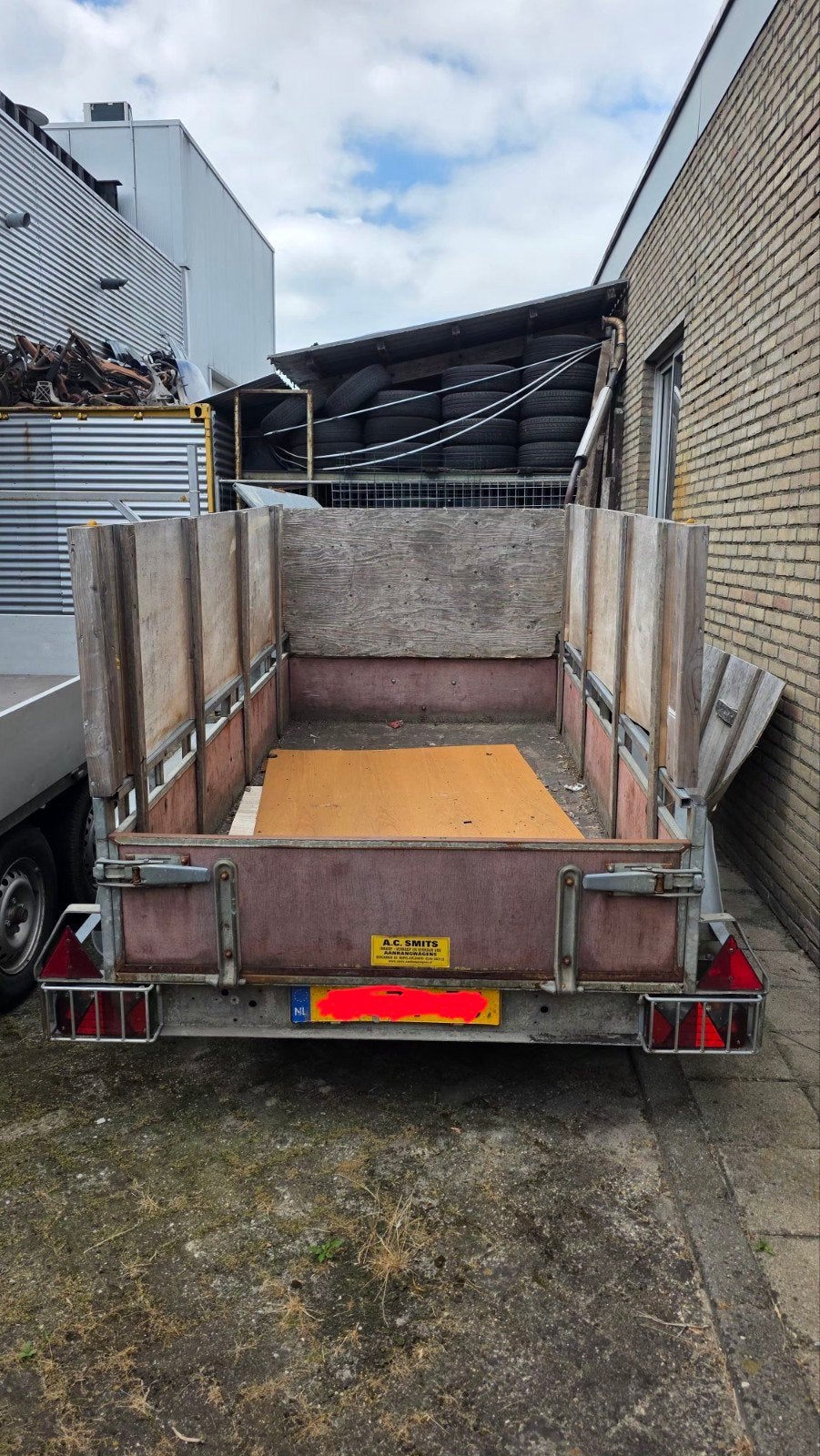 aanhanger op kenteken dubbel asser met schotten, Ophalen