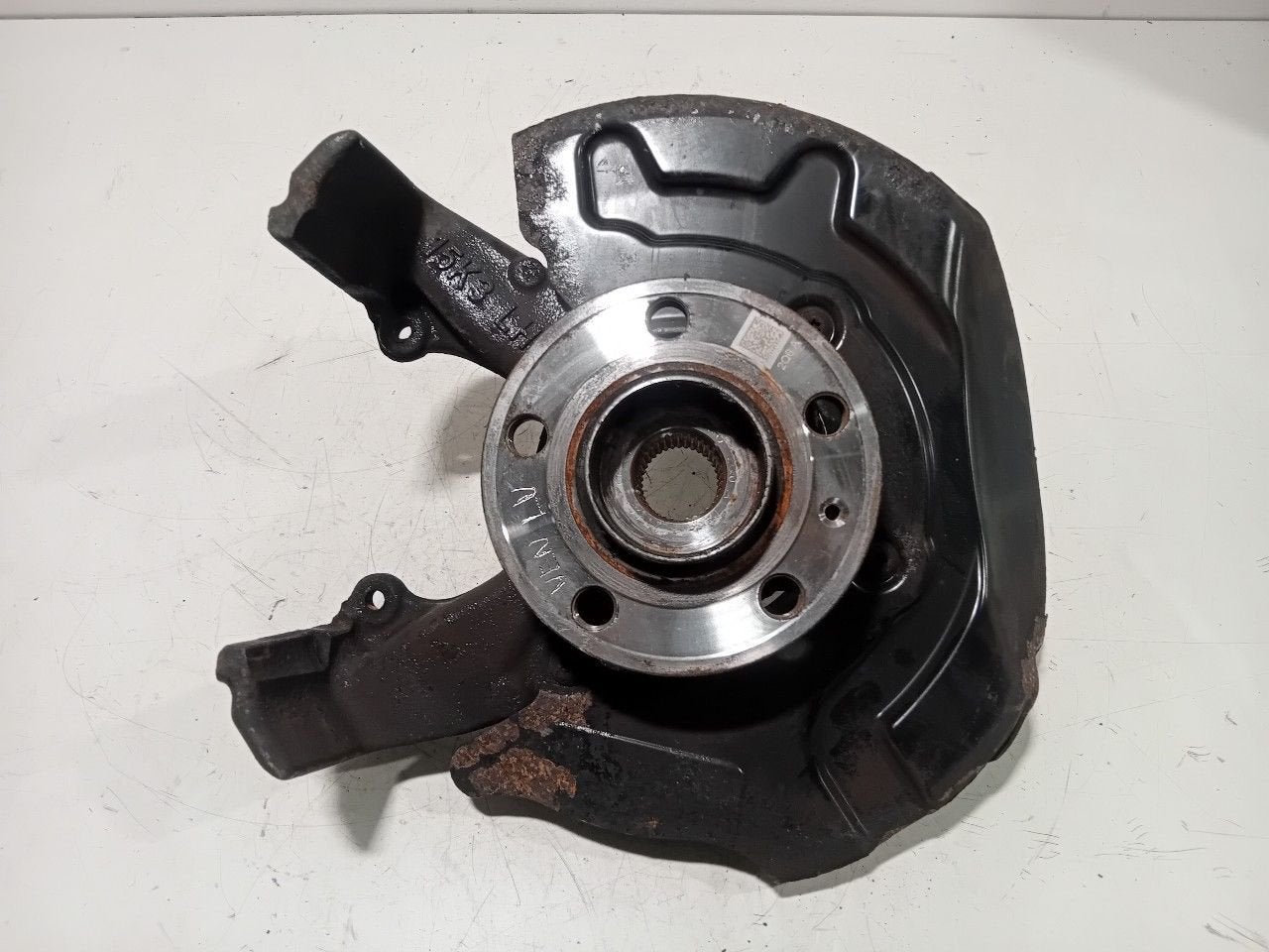 Wielnaaf links voor Seat Arona, Onderdelen@venauto.nl, Van der Ven Autorecycling B.V., Gebruikt, Ettenseweg 76, 4706 PB Roosendaal, The Netherlands