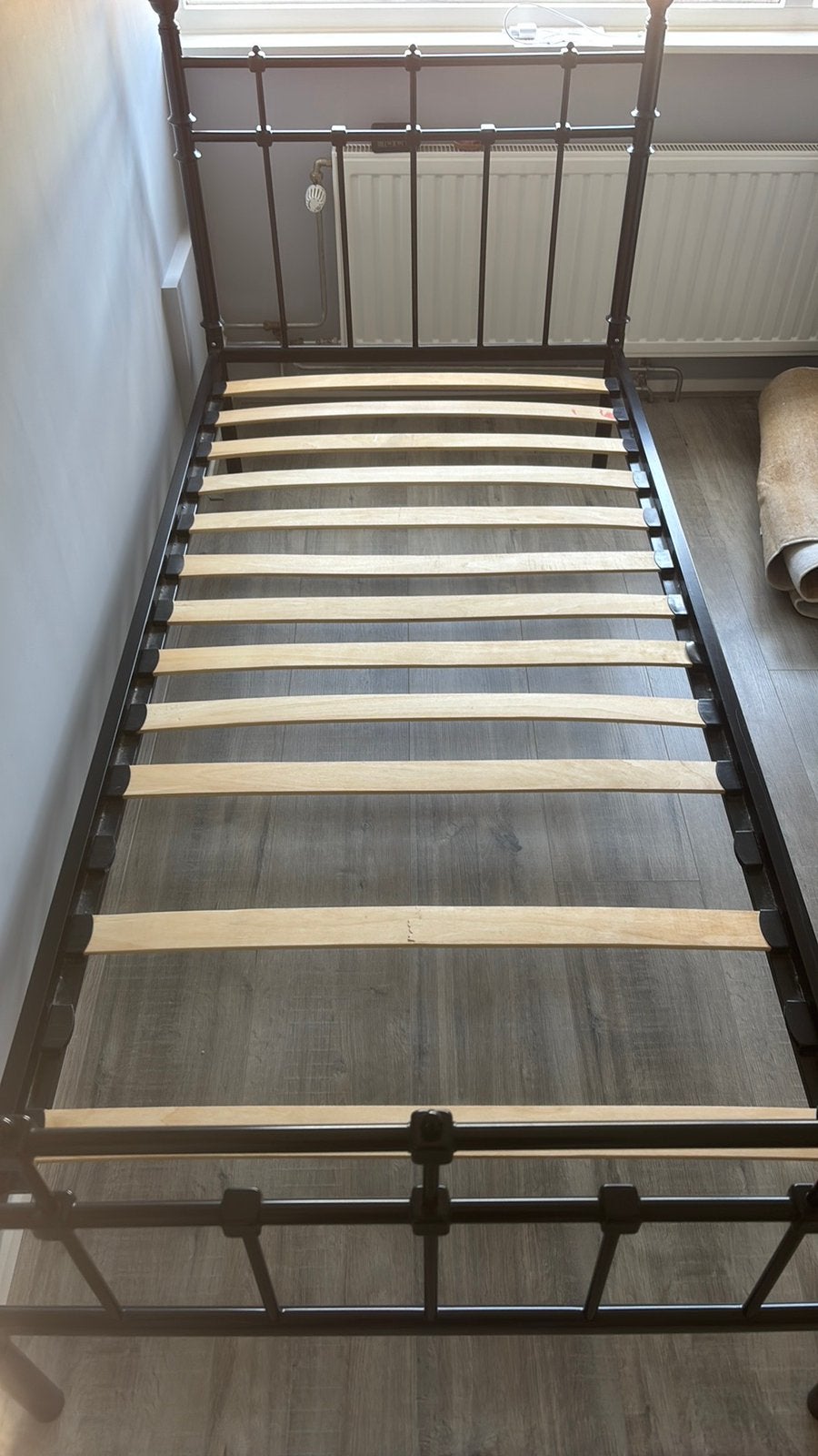 Eenpersoonsbed, zwart, staal MOET NU WEG, Huis en Inrichting, Slaapkamer | Bedden, Ophalen, 90 cm, Eenpersoons, Zwart