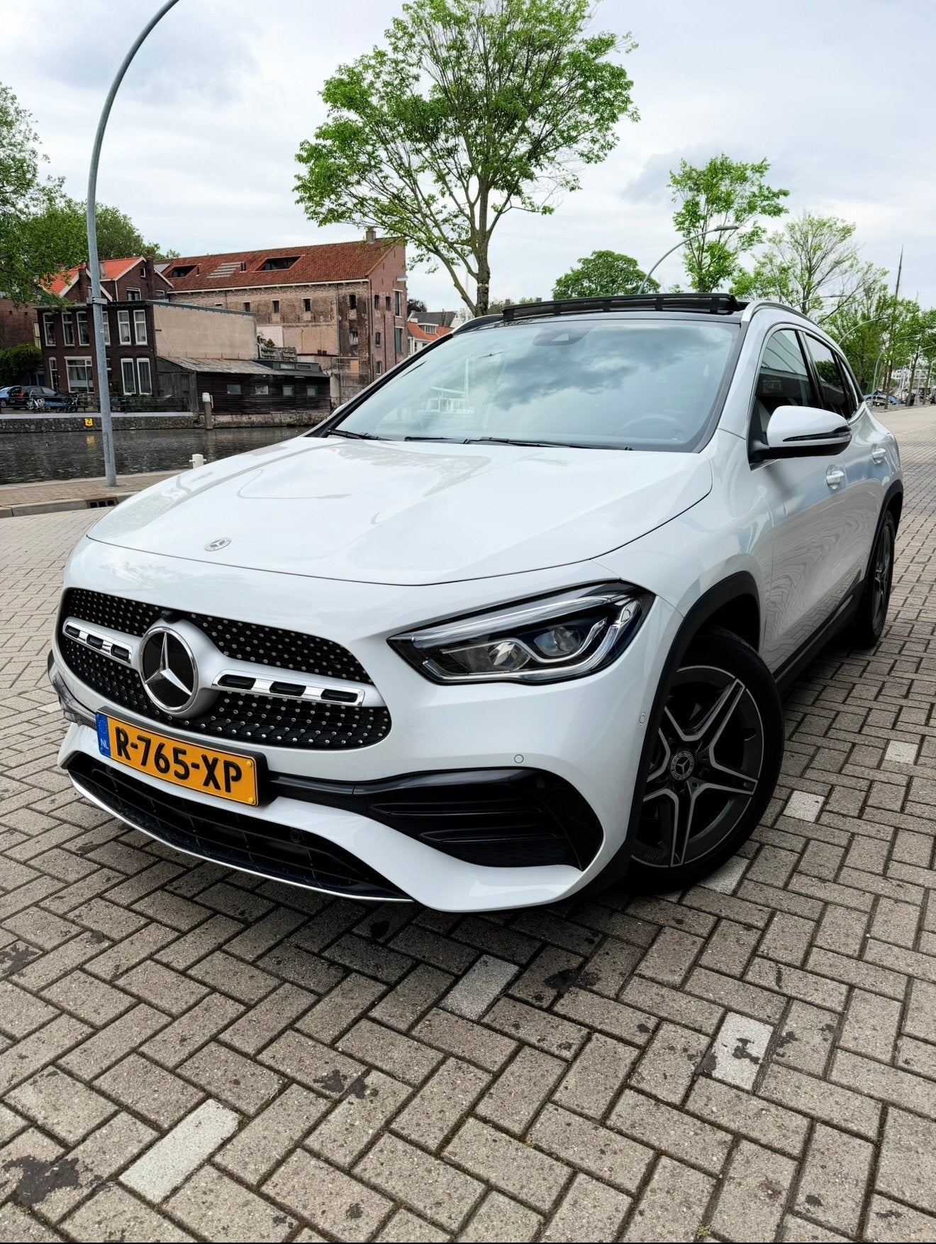 Mercedes GLA 200 PANO AMG Benzi Business Solution Night pack, Auto's, Automaat, Zwart, 12 cilinders, Lichtsensor