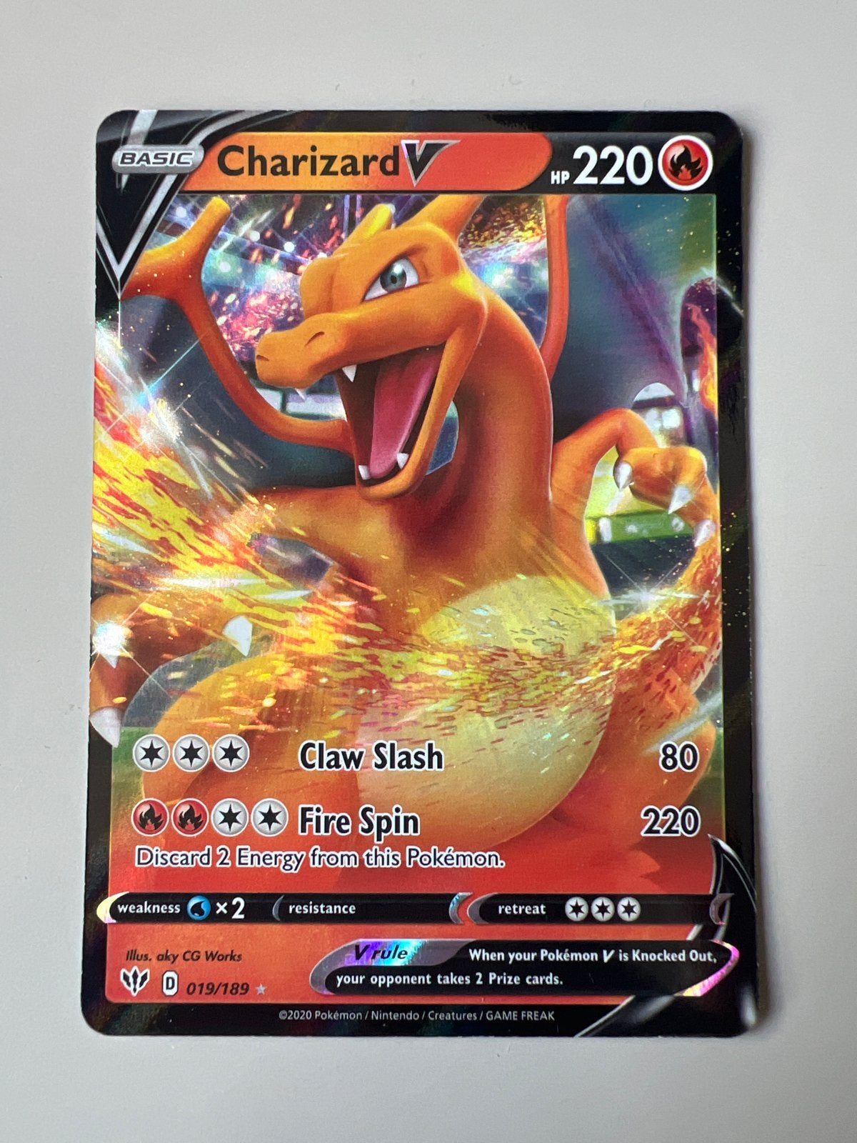 Charizard V Pokémon Kaart - Basic V 019/189, Ophalen of Verzenden, Zo goed als nieuw, Losse kaart