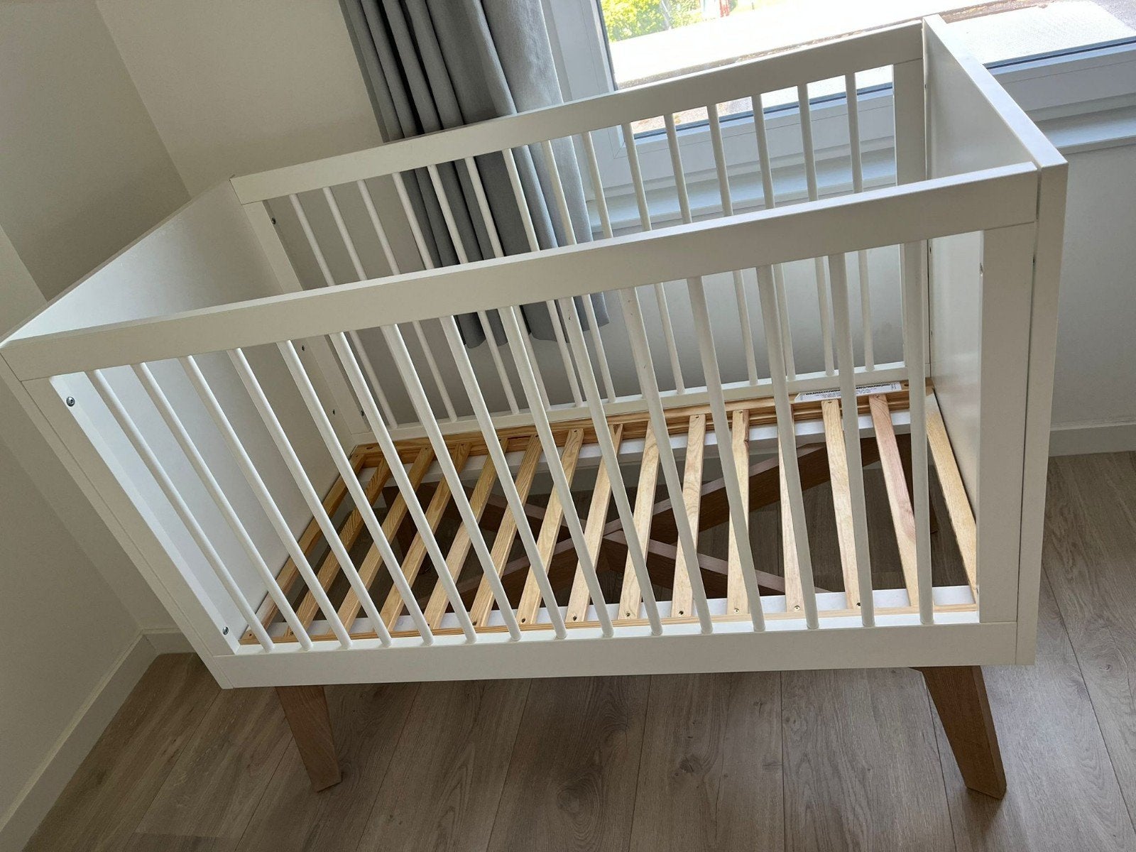 Kidsmill Sixties Ledikant 60 x 120 cm met Aerosleep evo, Ophalen, Zo goed als nieuw, Ledikant