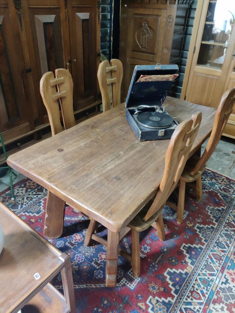De Puydt tafel met vier De Puydt stoelen, Ophalen