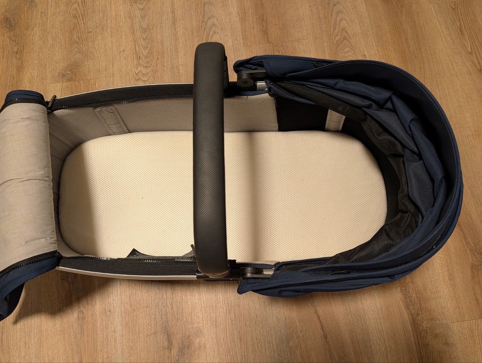 Joolz carrycot + 1 fitted sheet - used but perfect, Gebruikt, Met reiswieg, Ophalen, Kinderwagen