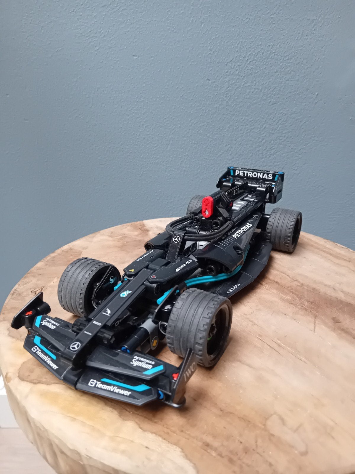 Lego technic Mercedes AMG F1, Hobby en Vrije tijd, Modelbouw | Radiografisch | Auto's, Ophalen of Verzenden, Zo goed als nieuw