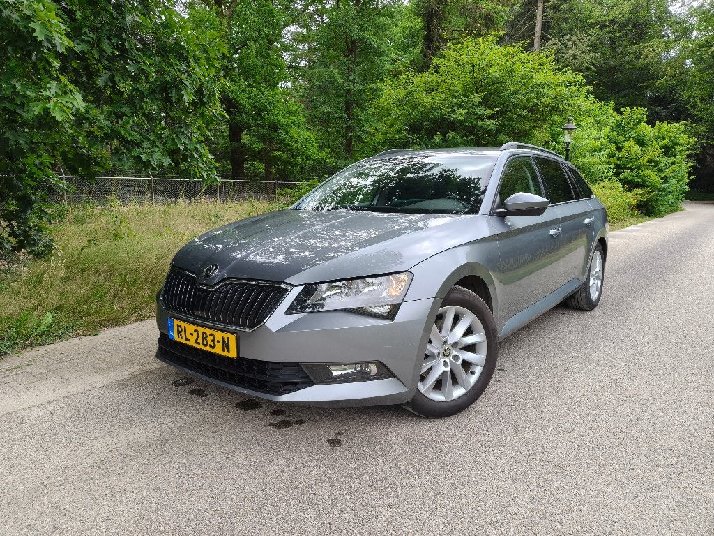 Skoda Superb 1.4 TSI 92KW Combi 2018 Grijs, Auto's, Skoda, Voorwielaandrijving, 125 pk, 1340 kg, 4 cilinders