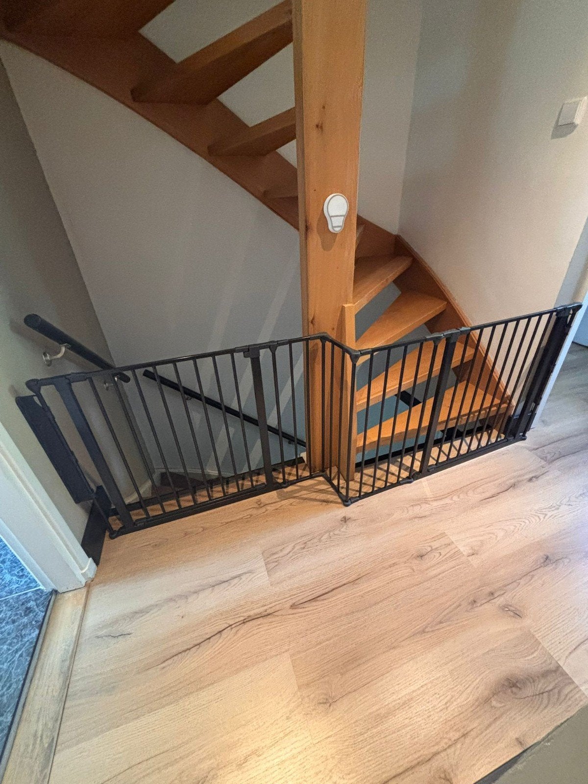 Babydan flex stalen traphek met 2 poortjes, Ophalen, Zo goed als nieuw, 115 cm of meer, Metaal of IJzer