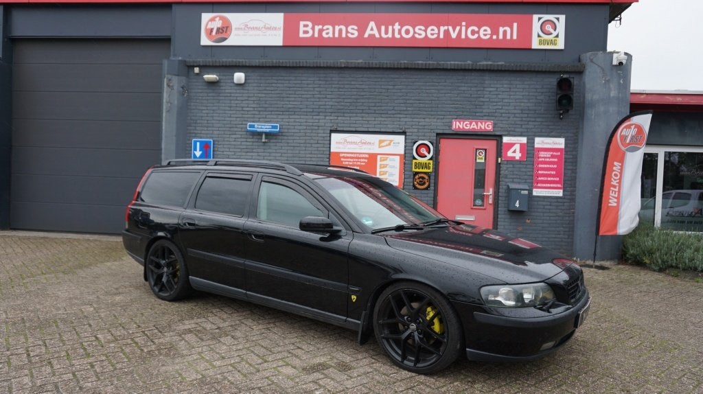 Volvo V70 2.3 T-5 Gtr.Titanium (bj 2003, automaat), Auto's, Stoelverwarming, Zwart, 93 €/maand, Geïmporteerd