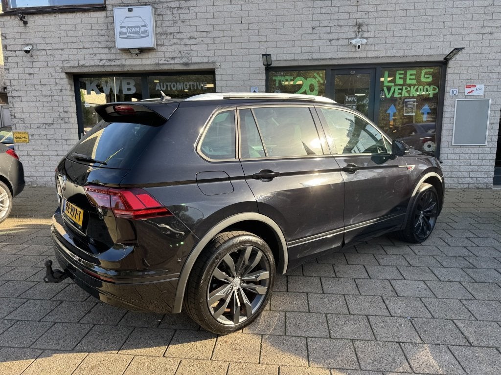 Volkswagen Tiguan 2.0 TDI 4M 3x R-Line | Panoramadak HUD DSG, Auto's, Automaat, Gebruikt, Euro 6, 4 cilinders