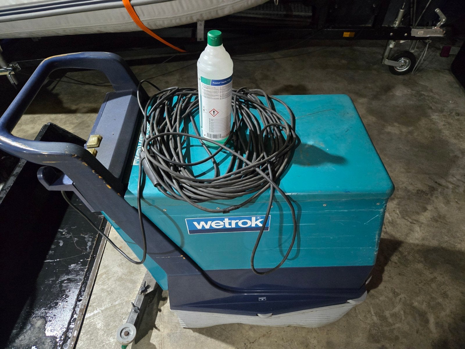 Wetrok Elektrische schrobmaschine., Ophalen